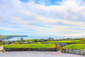11 THE DOWNS | THURLESTONE